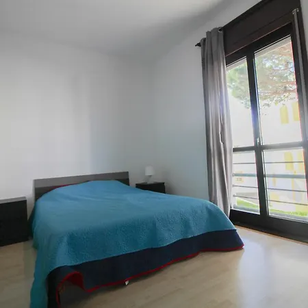 2 Bedroom Falesia Апартаменты *