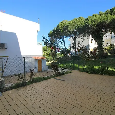 2 Bedroom Falesia Албуфейра
